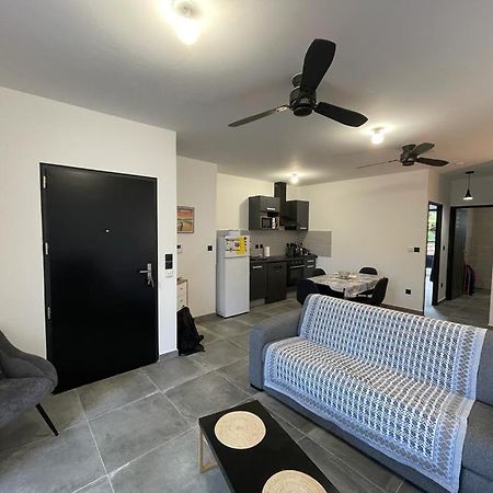 Leu Girembelle Apartment Сен-Лу Екстериор снимка