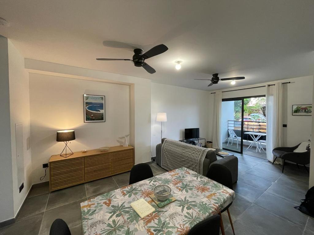 Leu Girembelle Apartment Сен-Лу Екстериор снимка