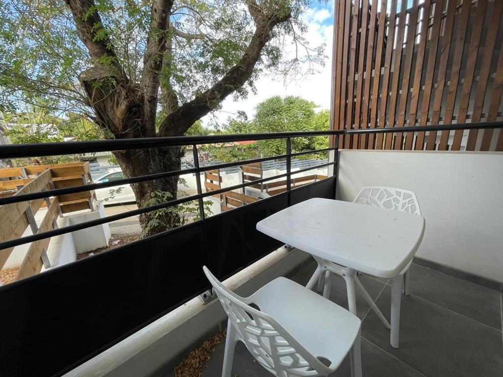Leu Girembelle Apartment Сен-Лу Екстериор снимка