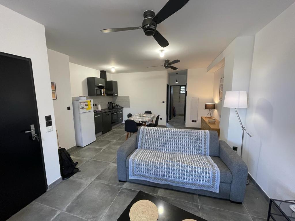 Leu Girembelle Apartment Сен-Лу Екстериор снимка