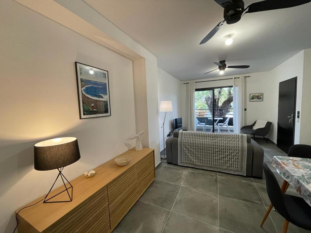 Leu Girembelle Apartment Сен-Лу Екстериор снимка