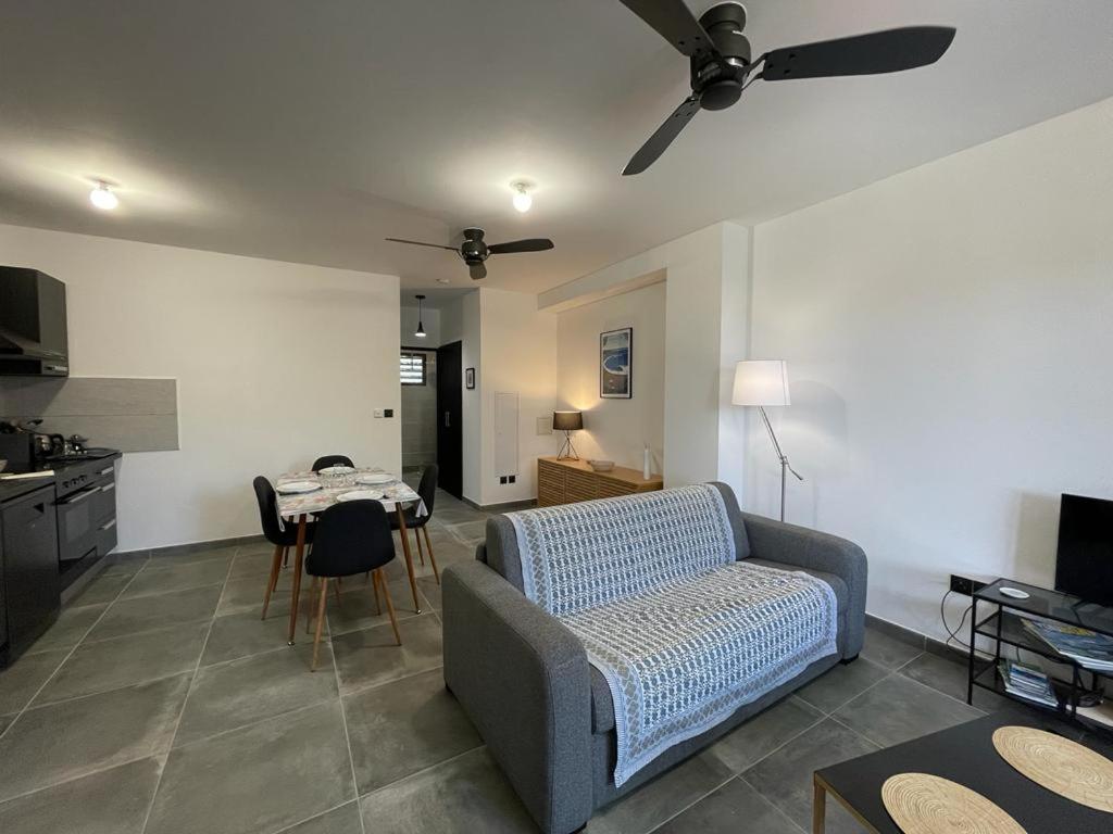 Leu Girembelle Apartment Сен-Лу Екстериор снимка