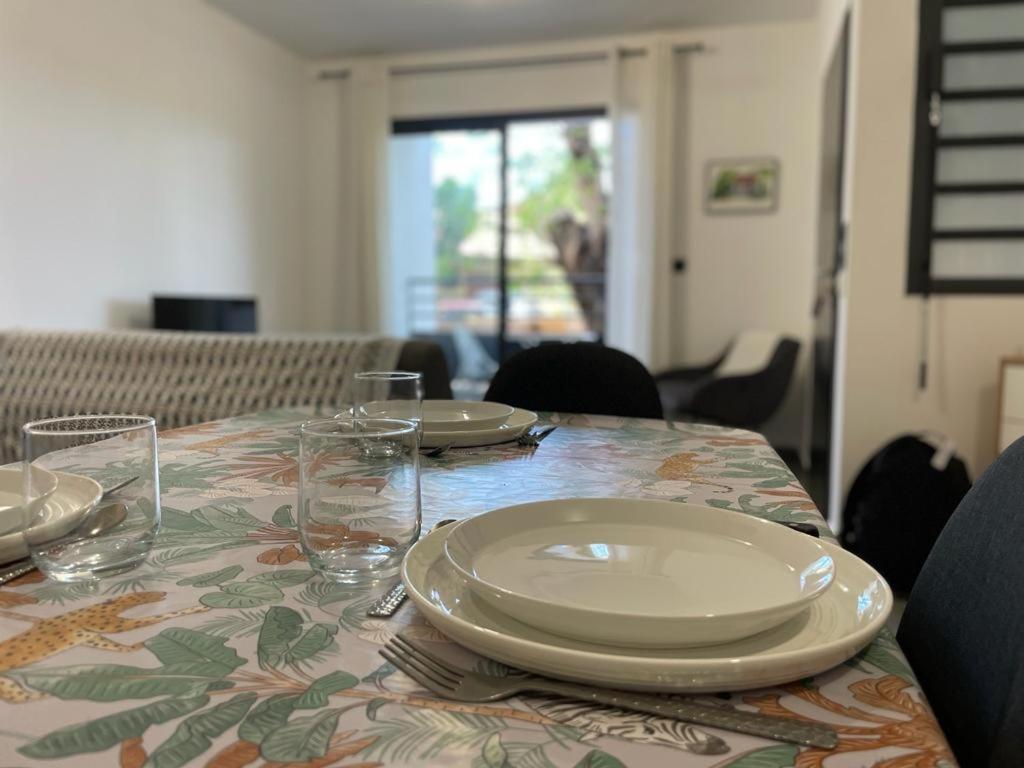 Leu Girembelle Apartment Сен-Лу Екстериор снимка