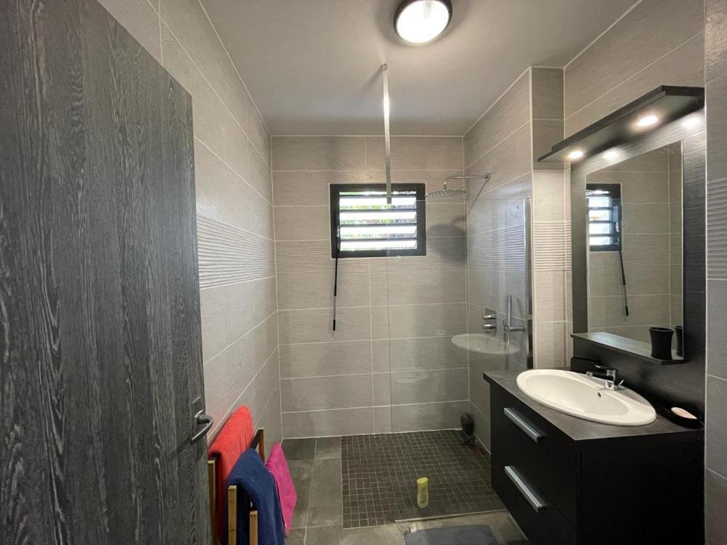 Leu Girembelle Apartment Сен-Лу Екстериор снимка