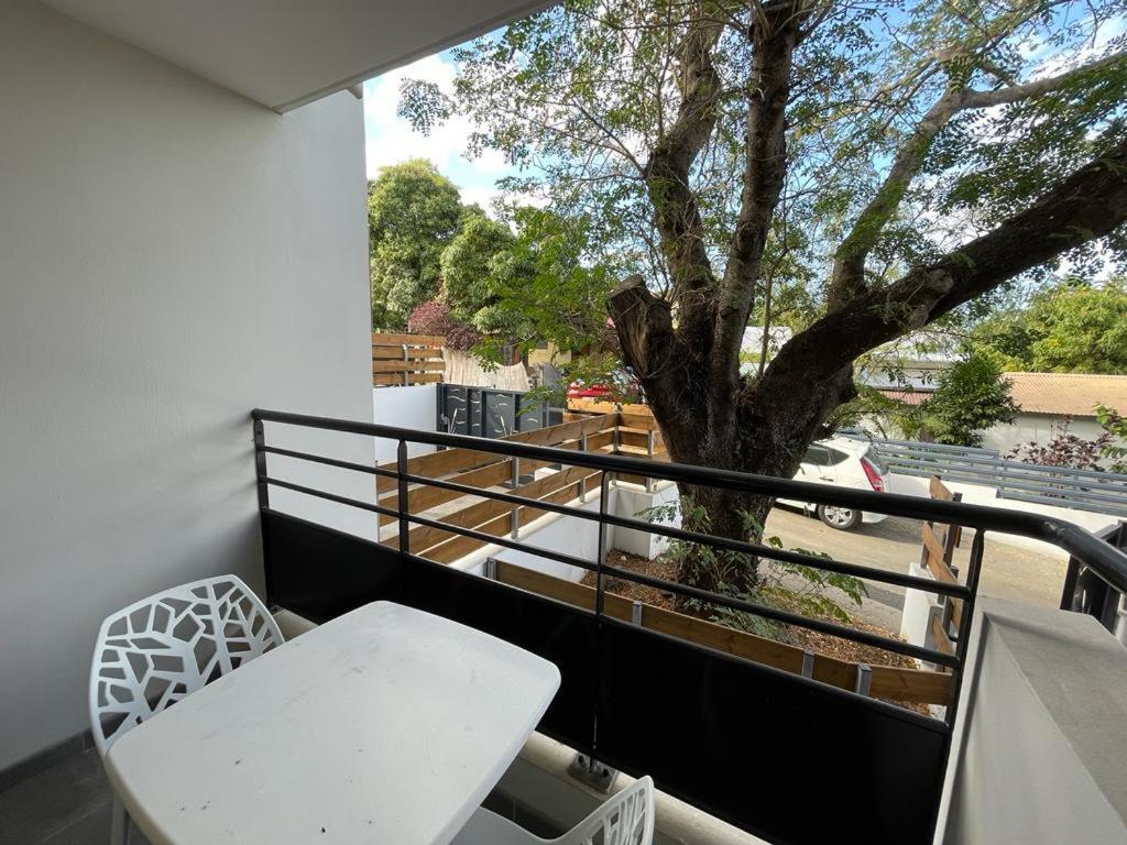 Leu Girembelle Apartment Сен-Лу Екстериор снимка